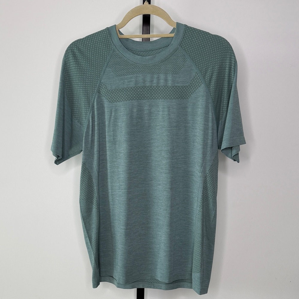 All In Motion Green Performance Tee – Textured Athletic Shirt – Size L